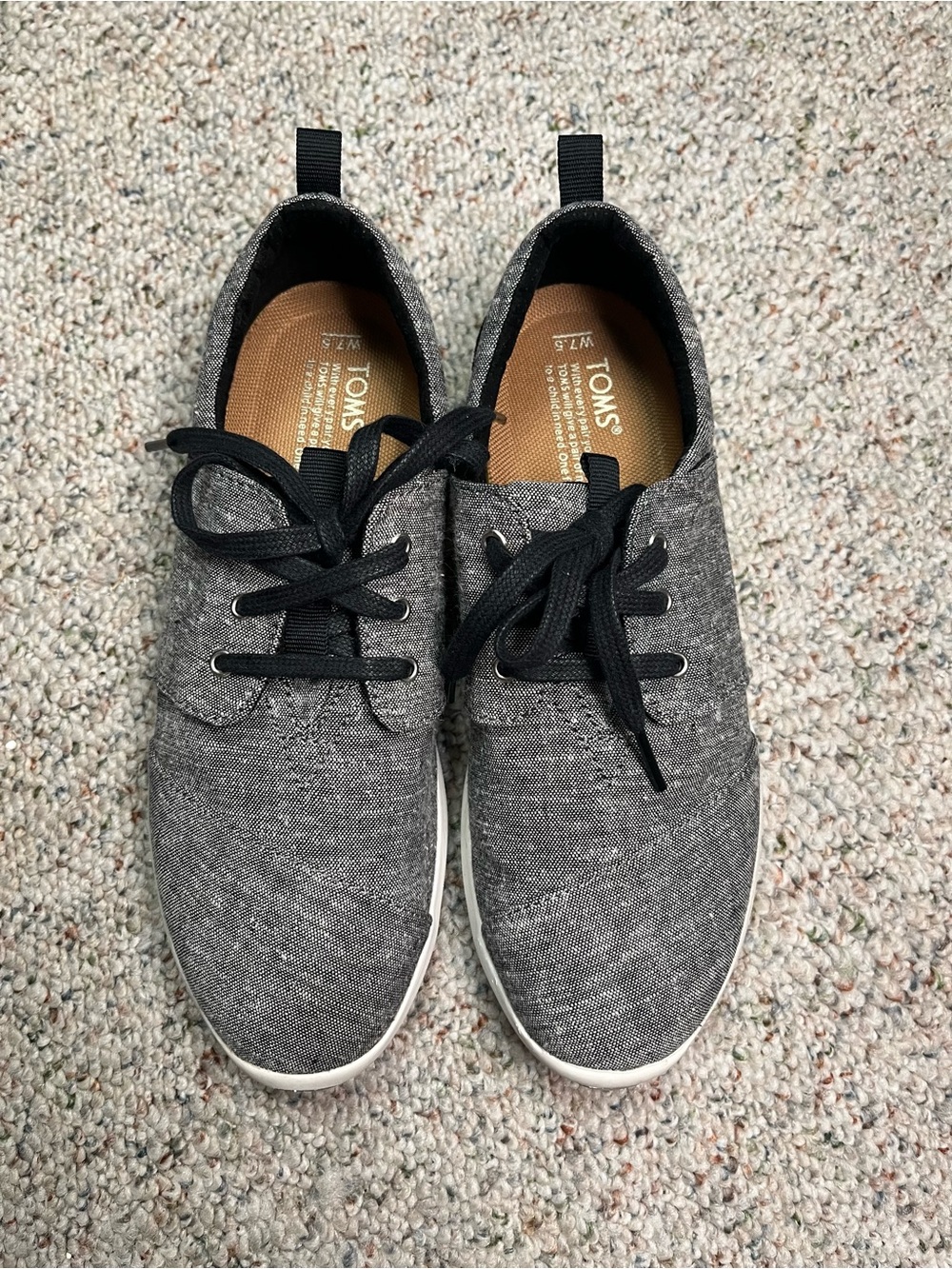 TOMS Women's Gray Canvas Lace-Up Sneakers with Black Laces 7.5